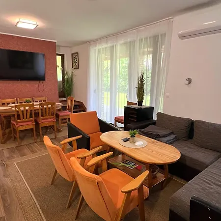 Tagas Hely A Parton Holiday home *