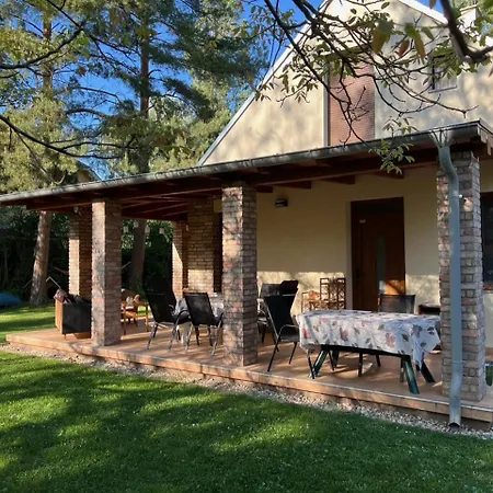 Holiday home Tagas Hely A Parton