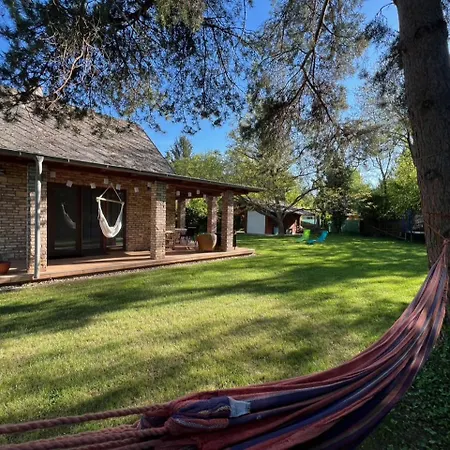 Tagas Hely A Parton Holiday home *