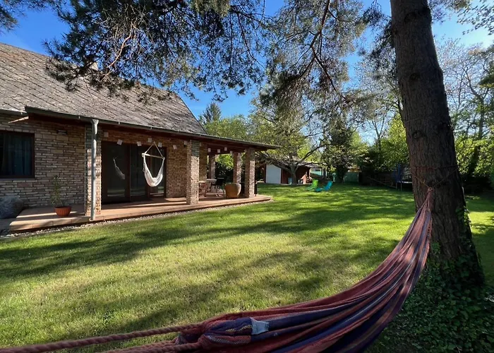 Tagas Hely A Parton Holiday home *